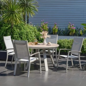 Comedor Saint Tropez circular chico + 4 sillas